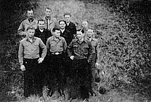 Kriegsgefangenschaft: Mit meinen Kameraden im  Fort de Montmorency.